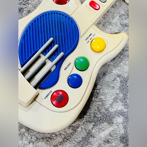 1992 PLAYSKOOL Little Strummer Electric Guitar - Picture 3 of 4